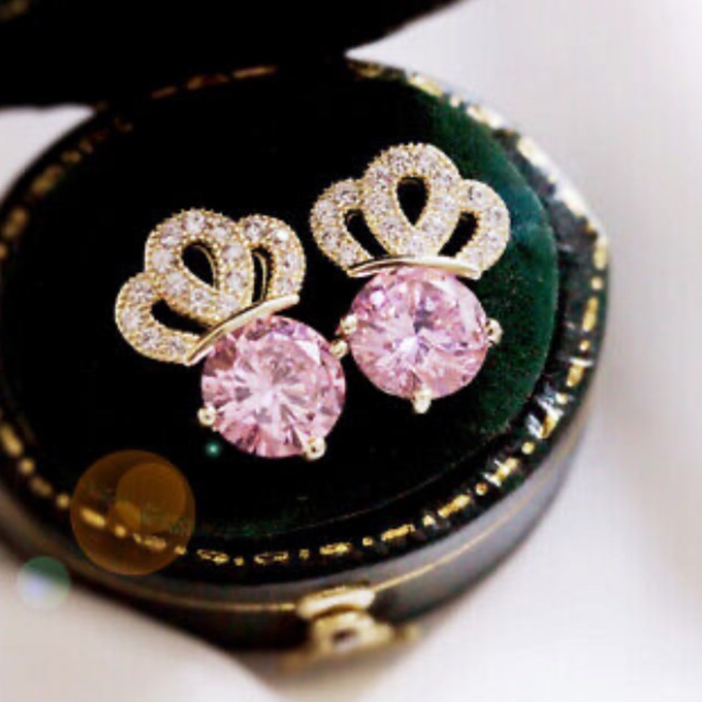 NWT 18k gold plated Cute Earrings